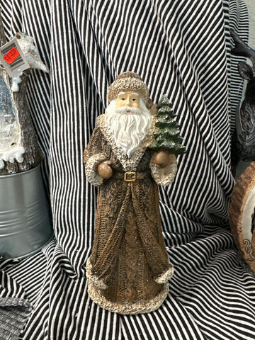 RUSTIC SANTA WITH TREE